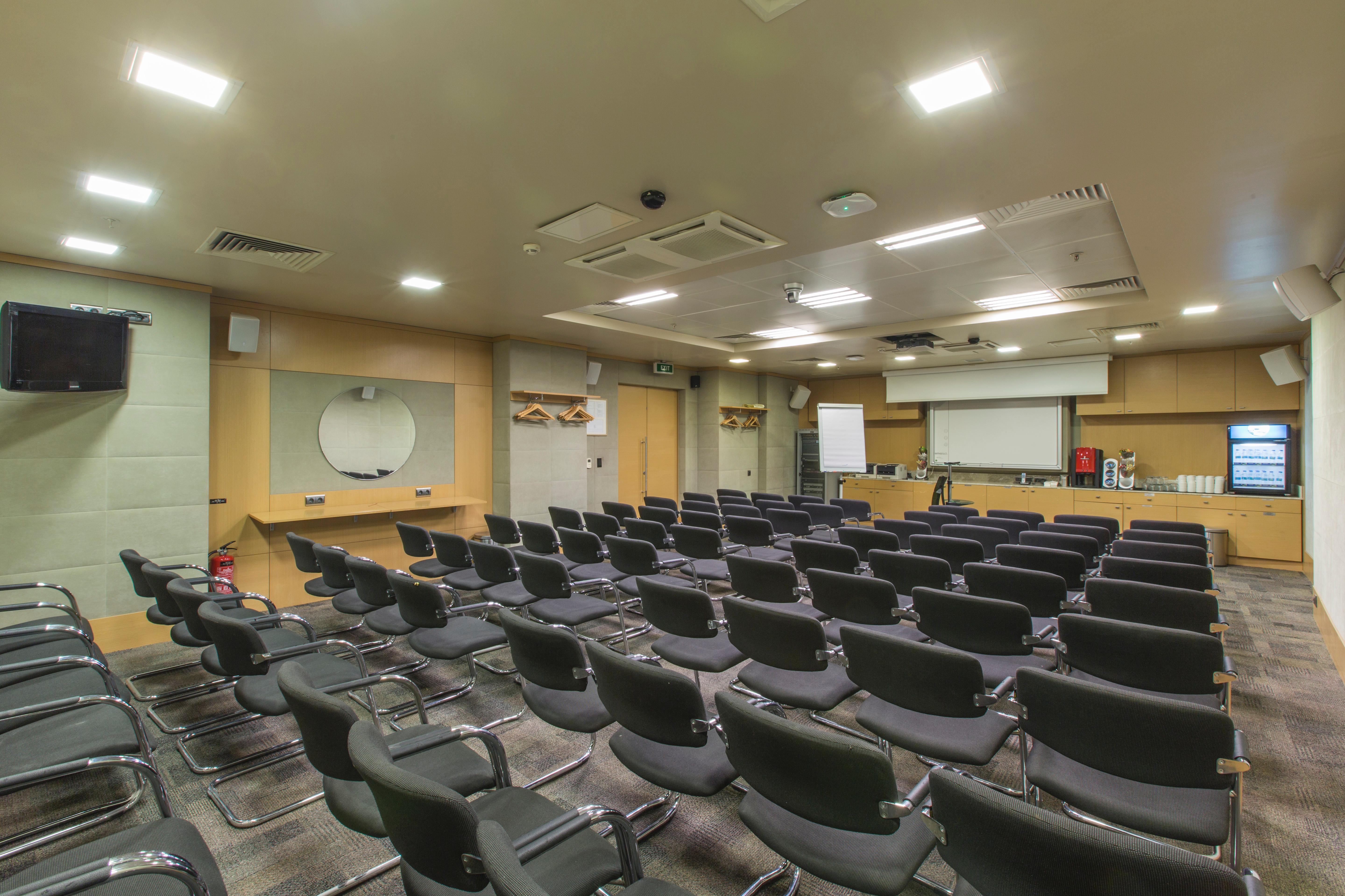 Ramada By Wyndham Istanbul Pera Taksim Hotel Kültér fotó The conference room
