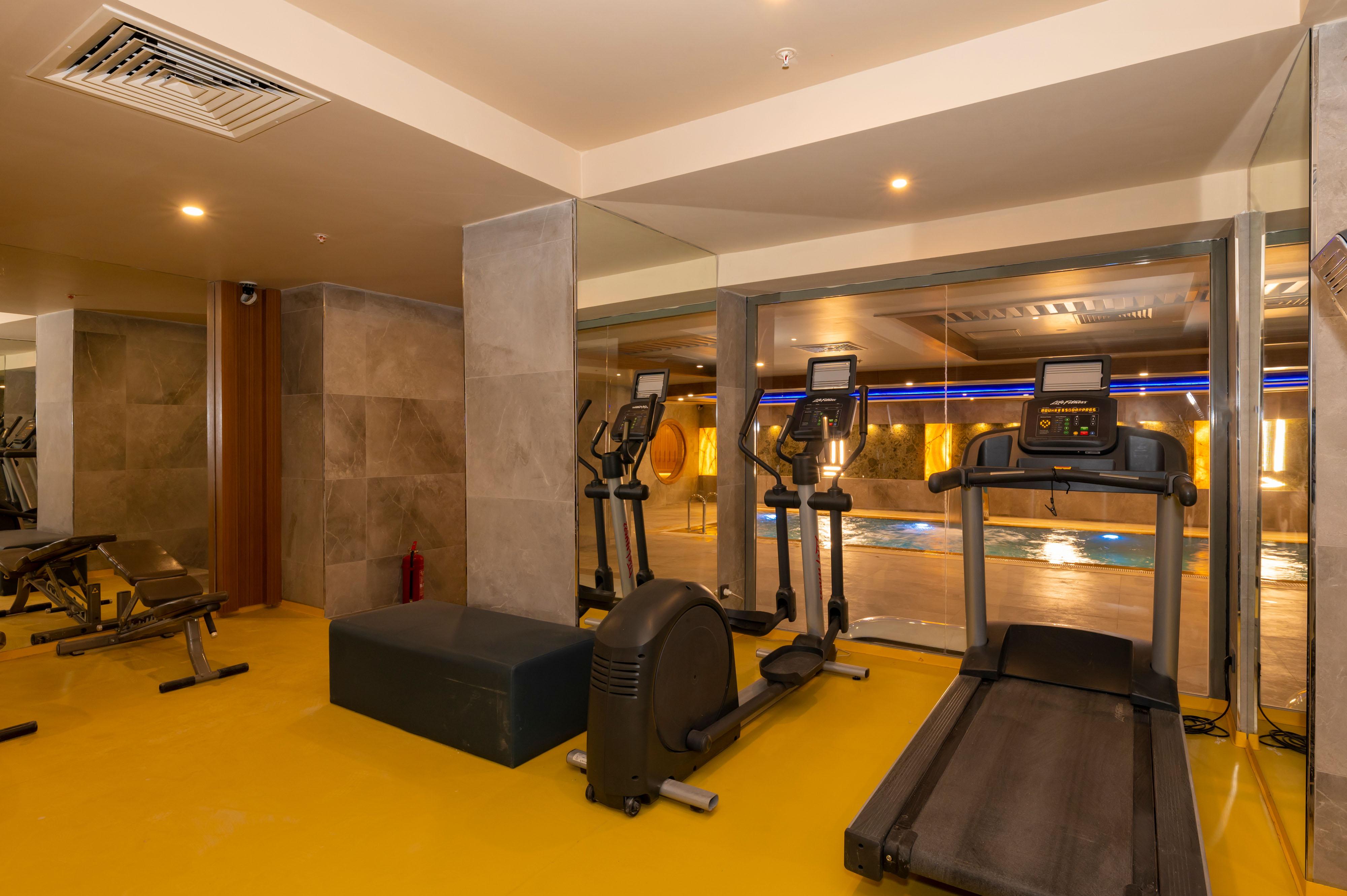 Ramada By Wyndham Istanbul Pera Taksim Hotel Kültér fotó The Fitness Centre