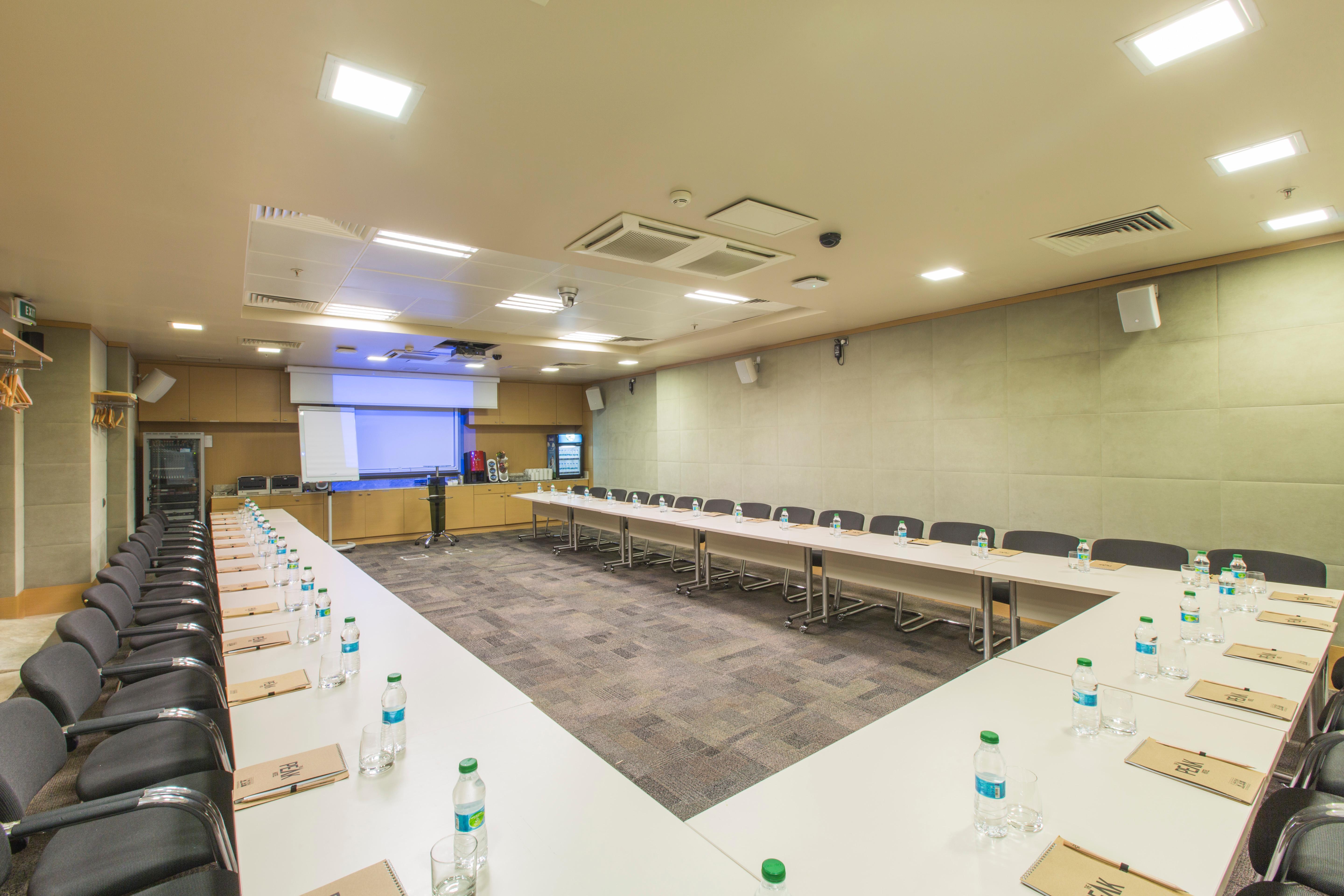 Ramada By Wyndham Istanbul Pera Taksim Hotel Kültér fotó The conference room at the National Institute of Technology, Faridabad