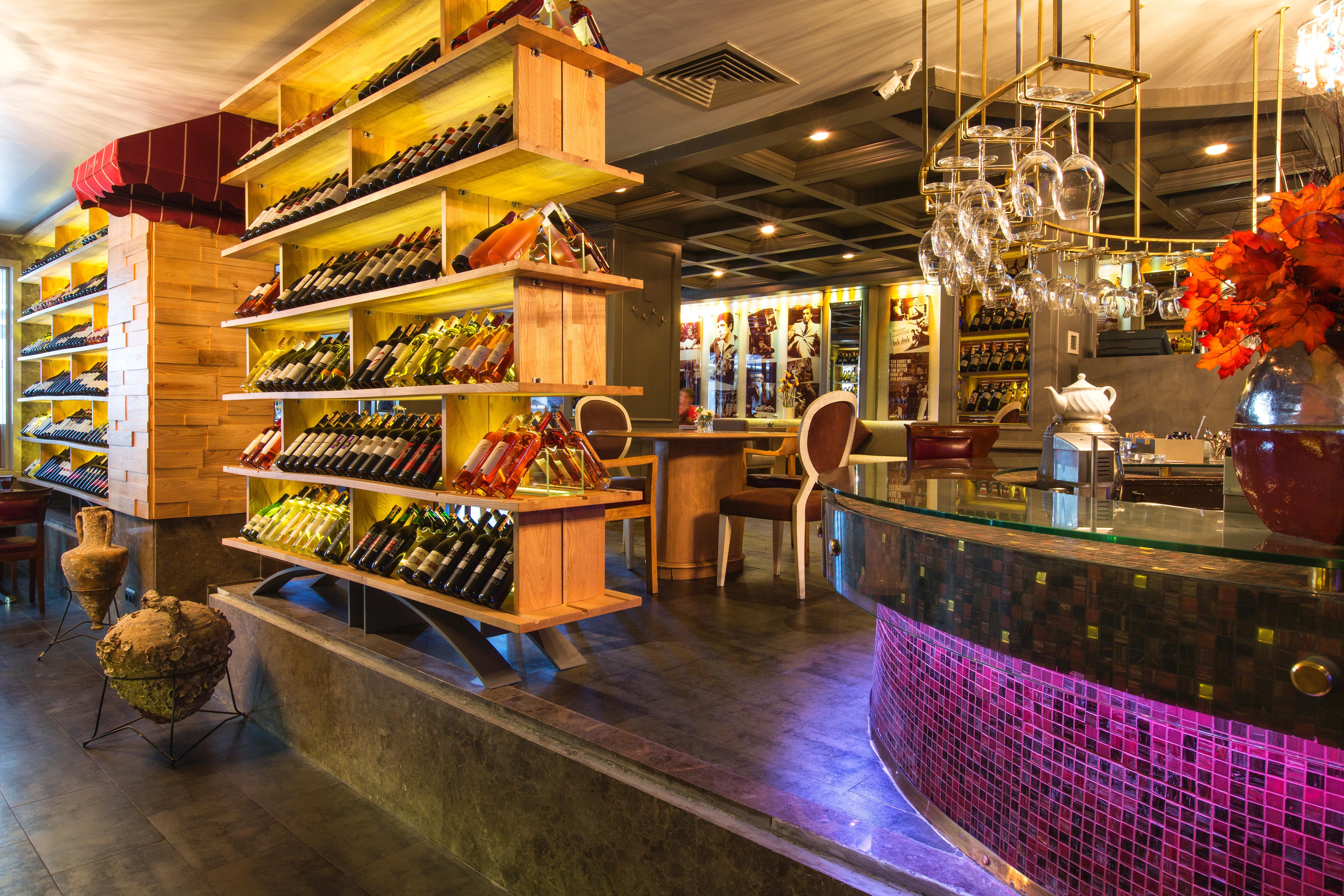 Ramada By Wyndham Istanbul Pera Taksim Hotel Kültér fotó The wine cellar at the restaurant