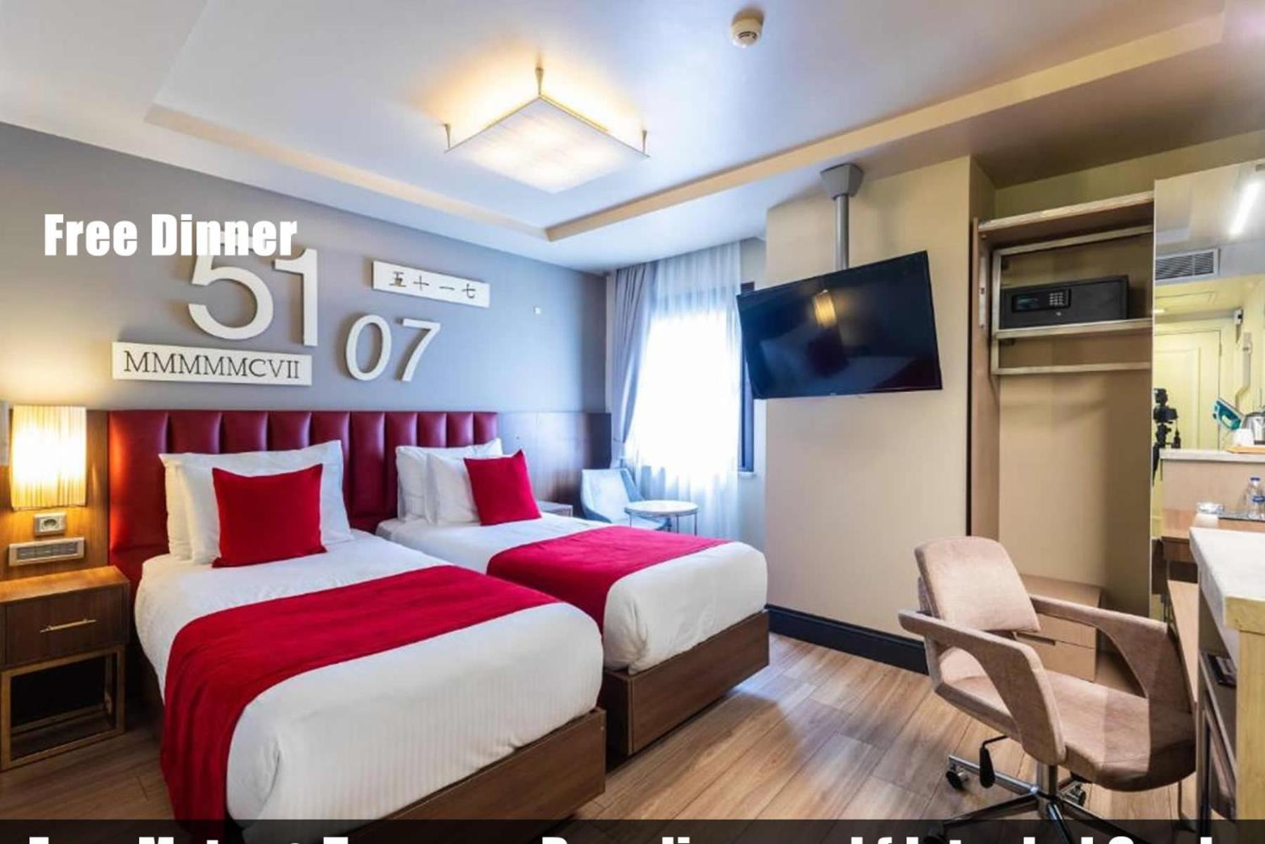 Ramada By Wyndham Istanbul Pera Taksim Hotel Kültér fotó A room at the hotel